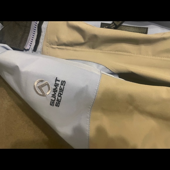 The North Face summit series Gore Tex jacket. Size small - Picture 5 of 6